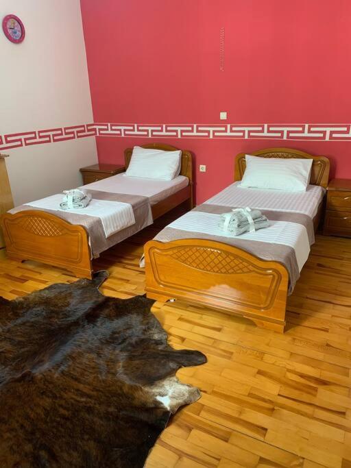 Christina'S House With 2 Bedrooms And Free Parking Гирокастра Экстерьер фото