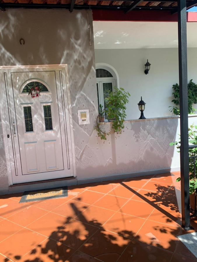 Christina'S House With 2 Bedrooms And Free Parking Гирокастра Экстерьер фото