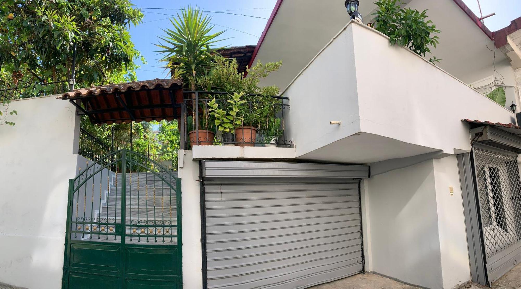 Christina'S House With 2 Bedrooms And Free Parking Гирокастра Экстерьер фото